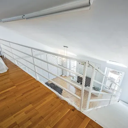 Apartment Awesome In W/ 1 Bedrooms *