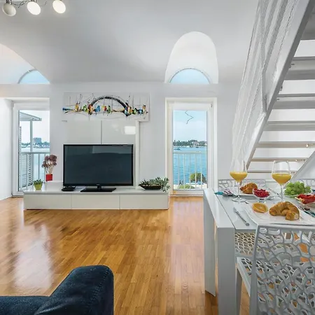 Apartment Awesome In W/ 1 Bedrooms Umag
