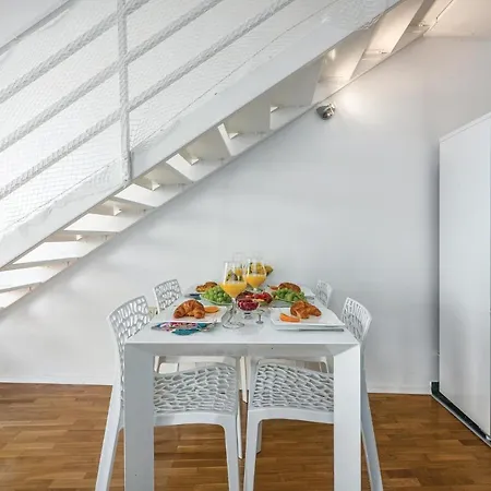 Awesome In W/ 1 Bedrooms